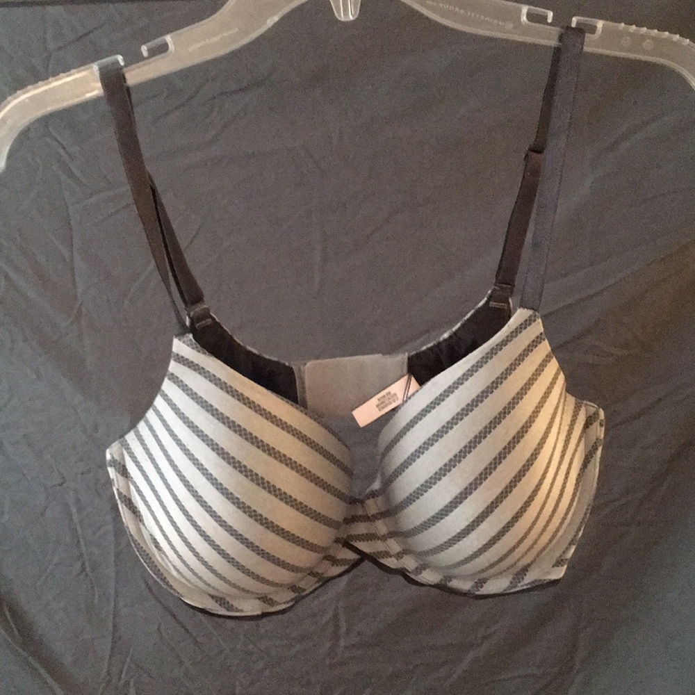 Victoria’s Secret Uplift Demi Bra